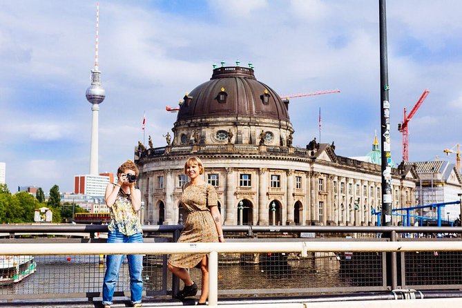 The History of Berlin: WWII PRIVATE Walking Tour With Locals - Meeting point and how the 4 hours usually feels