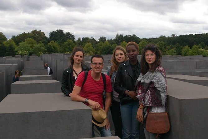 The Jewish Private Tour - A journey into the Jewish past of Berlin with N. Jacob - Scheunenviertel and Hackesche Höfe yards: the past in preserved spaces
