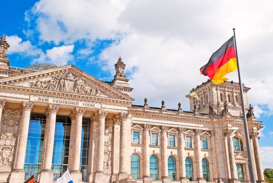 Third Reich and the Holocaust in Berlin Private Guided Tour - Meeting at Typisch Berlin, and how private pacing helps