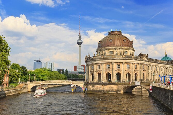 Third Reich Quest Experience in Berlin - The Mid-Game Checkpoint: Where Directions Appear and the Story Tightens