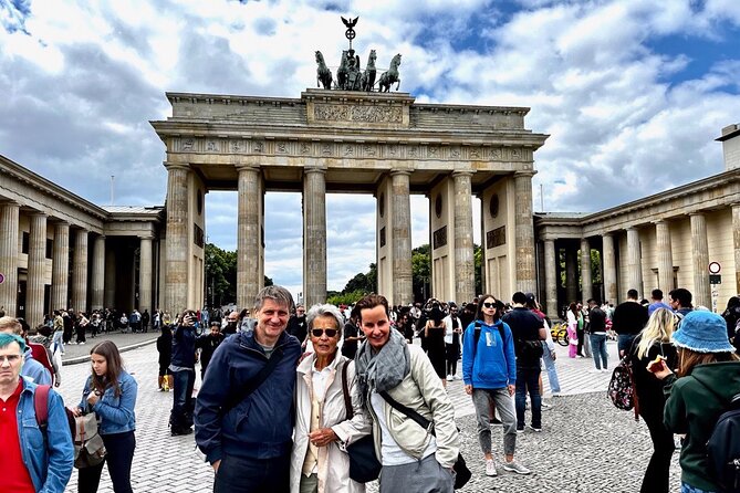 Welcome/Farewell SightseeingTaxi Tour +Transfer from/to the airport - Stadtschloss turned Humboldt Forum, plus Berlin Cathedral and Museum Island